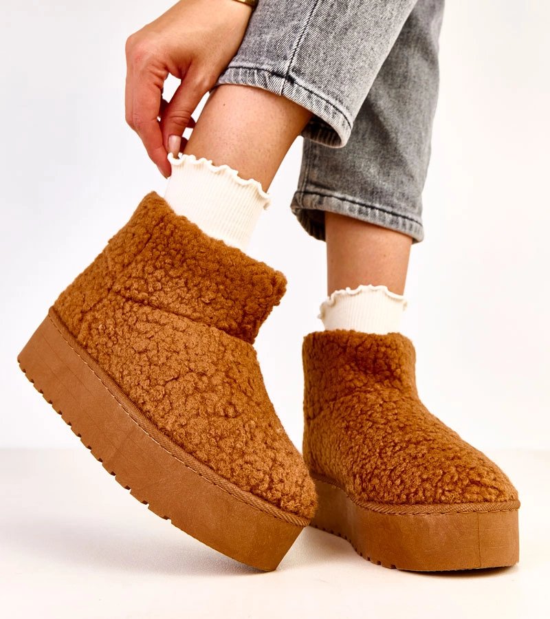 Brązowe śniegowce z cholewką z barankowego futra Lasso