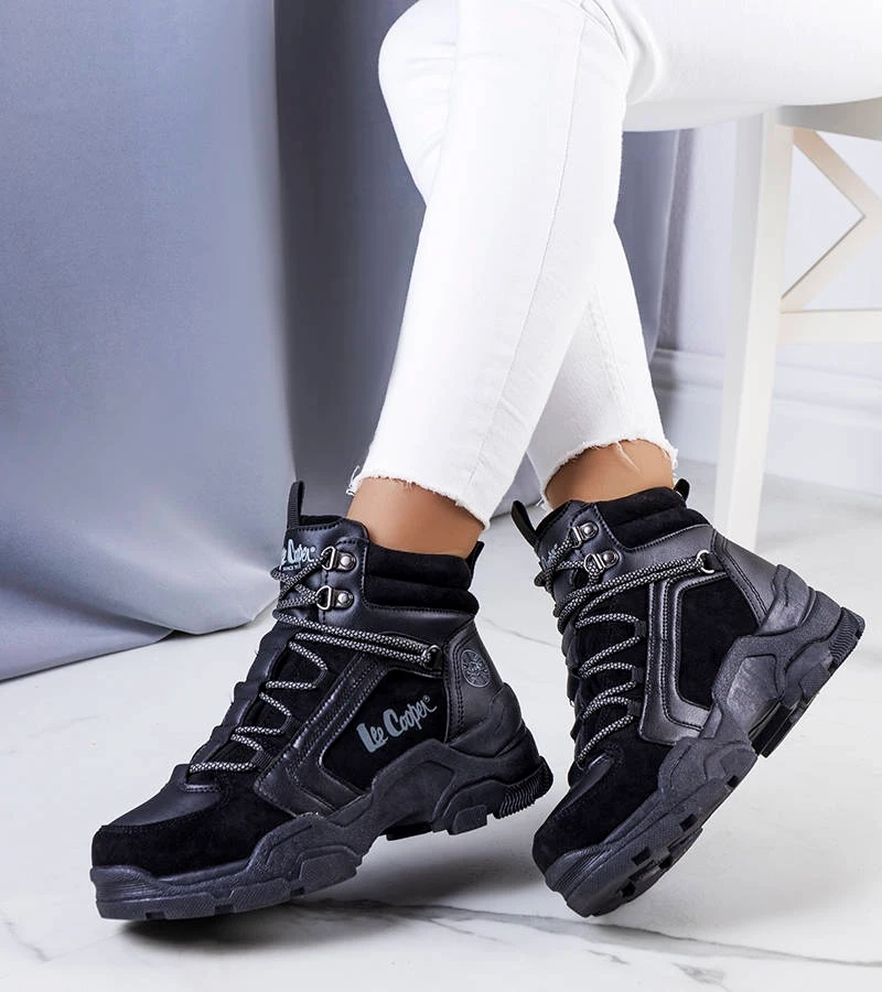 Czarne ocieplane botki LCJ-22-31-1441L Lee Cooper