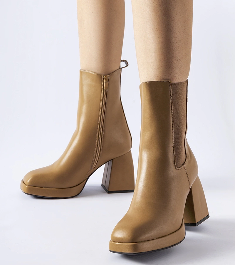 Brązowe ocieplane botki na słupku Adamo