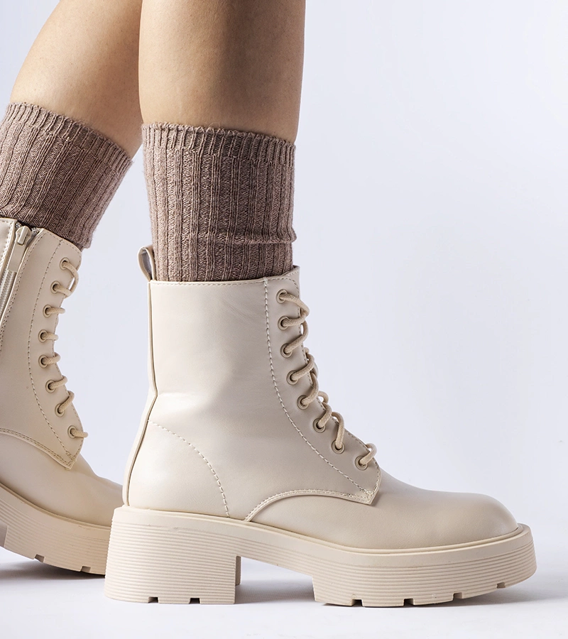 Beżowe ocieplane botki gruba podeszwa Cirillo