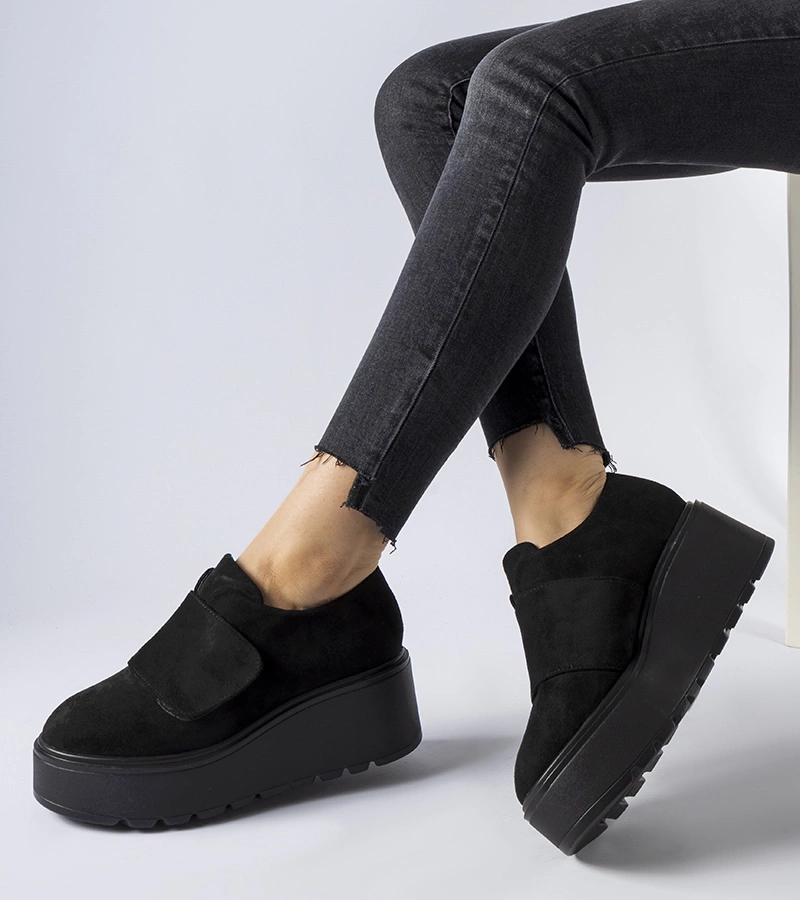 Czarne półbuty na platformie Pallet