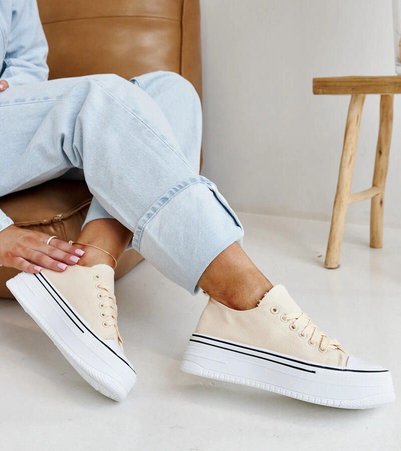 Jasnobeżowe trampki na grubej podeszwie Bahira