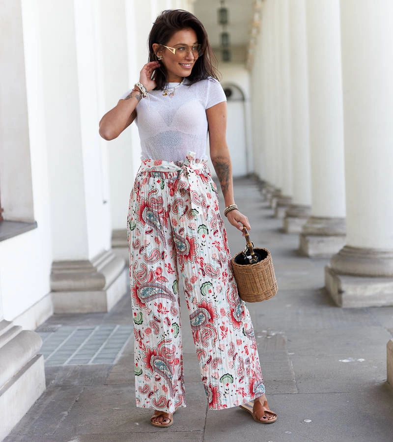 Białe damskie szerokie plisowane spodnie Sanaa