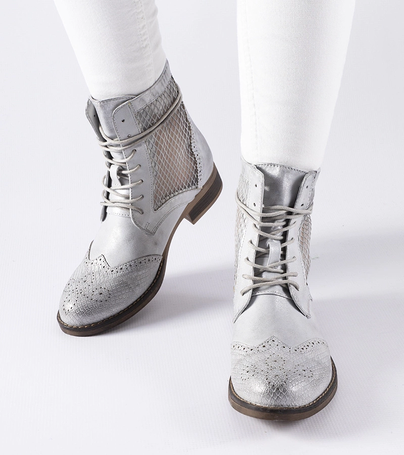 Srebrne ażurowe płaskie botki Reeves