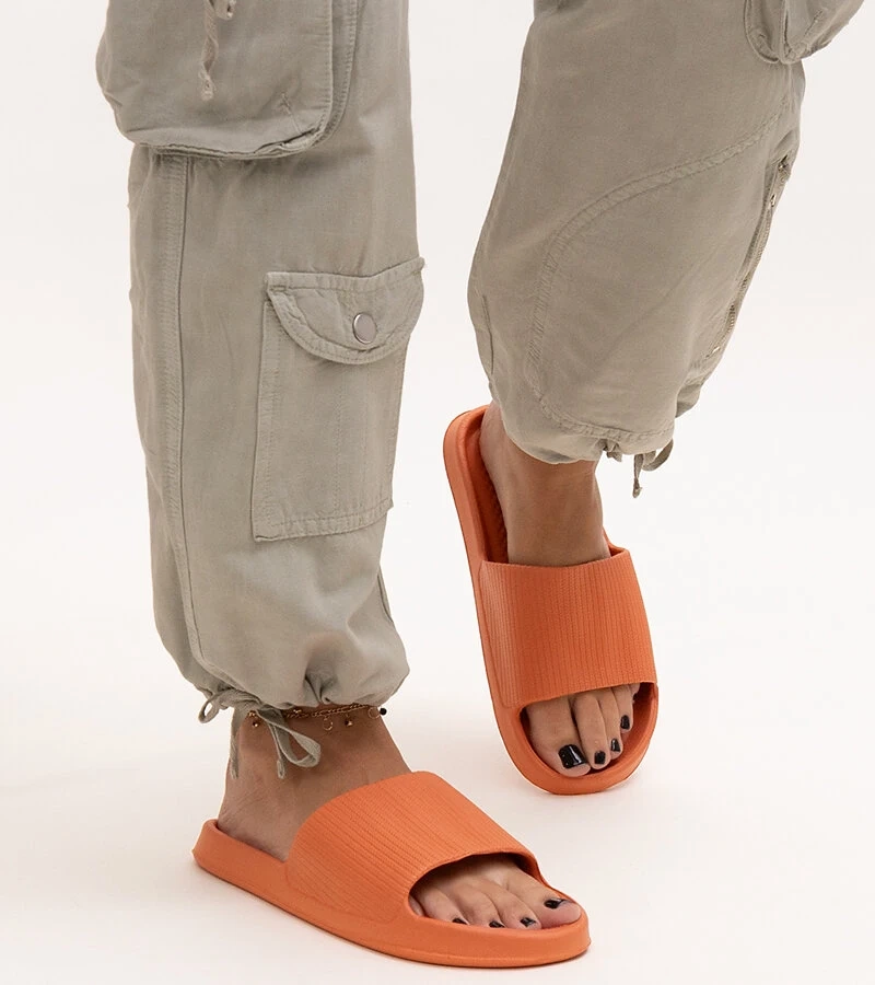 Pomarańczowe klapki piankowe Menta