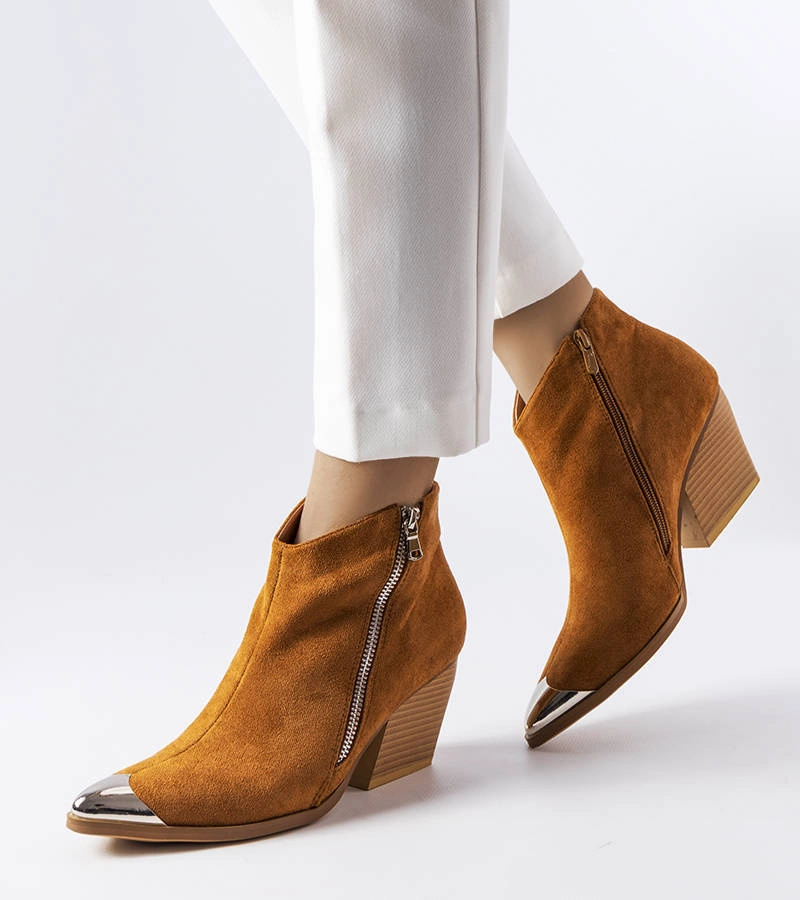 Brązowe kowbojki z metalowym noskiem Vergne