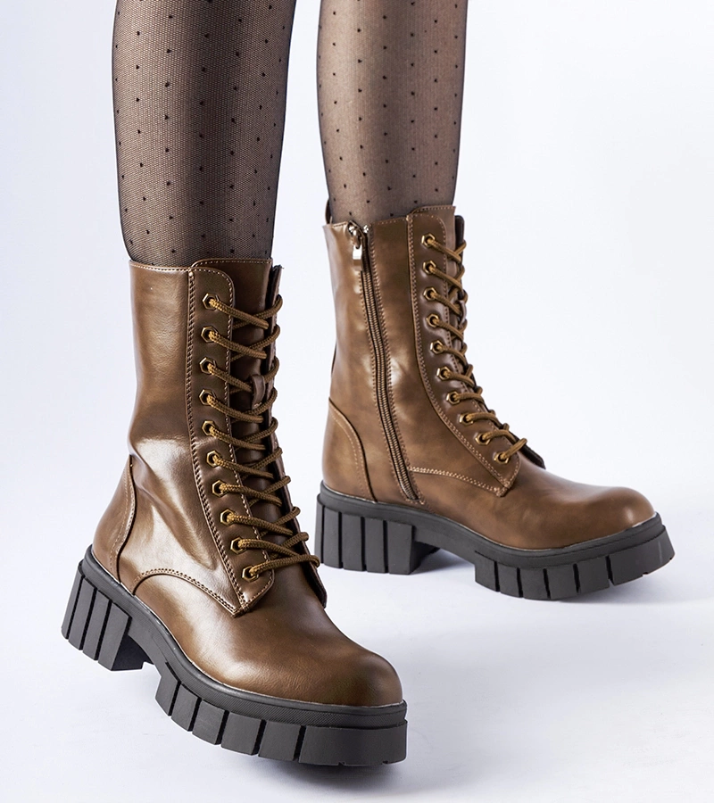 Brązowe klasyczne workery Pedraza