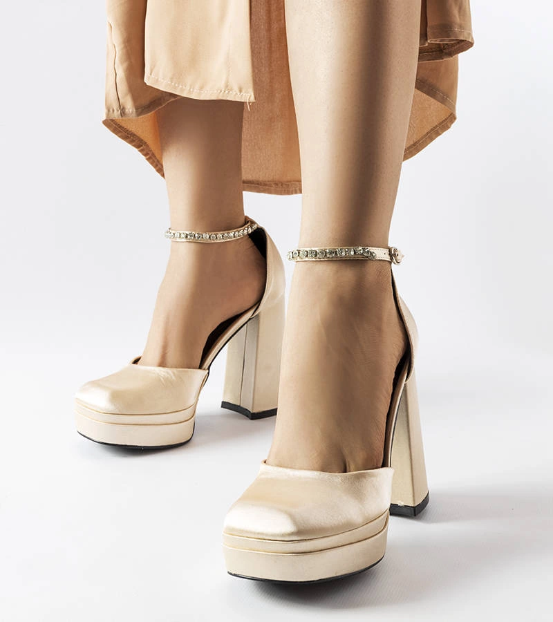 Beżowe czółenka na wysokim słupku Elida