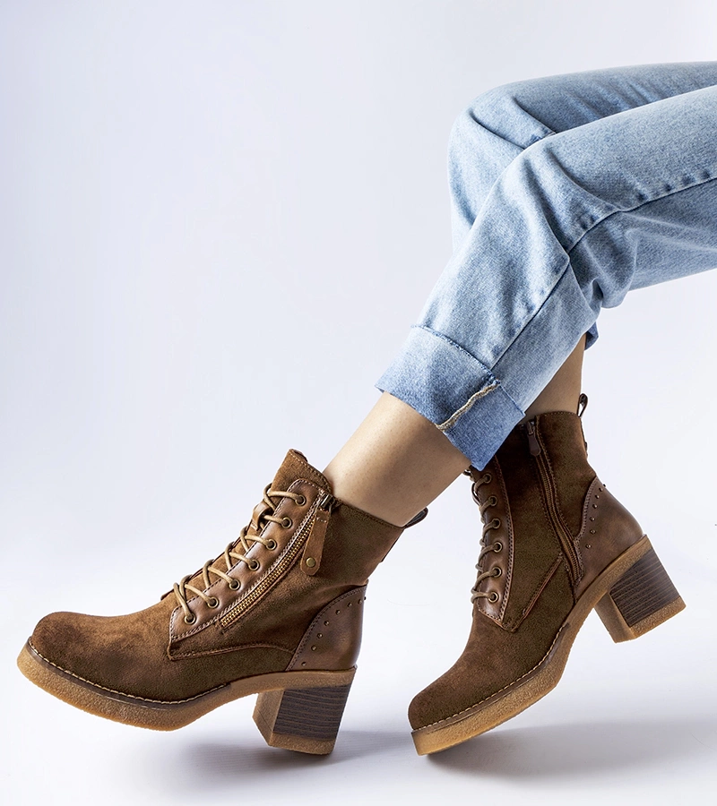 Brązowe botki na słupku eko-zamsz Graziella