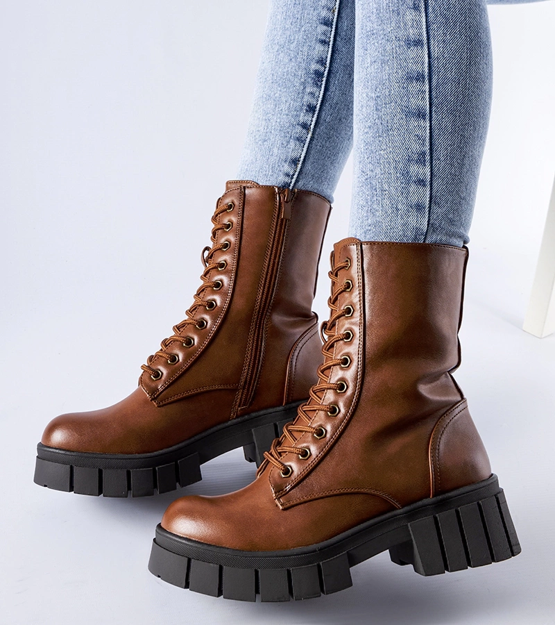 Karmelowe klasyczne workery Pedraza