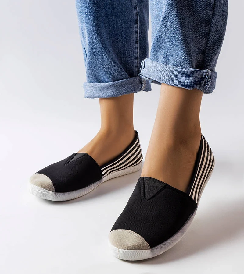 Czarne tenisówki materiałowe Harlee