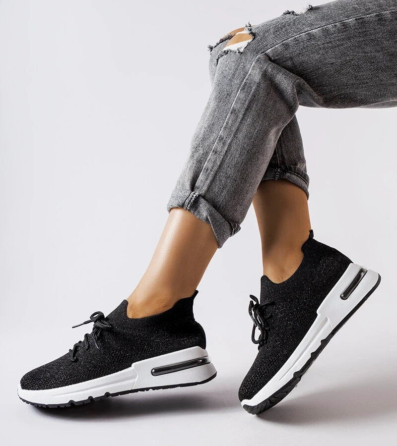 Czarne sneakersy zdobione połyskującą nitką Randolph