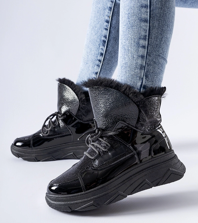 Czarne ocieplane lakierowane śniegowce Stringer