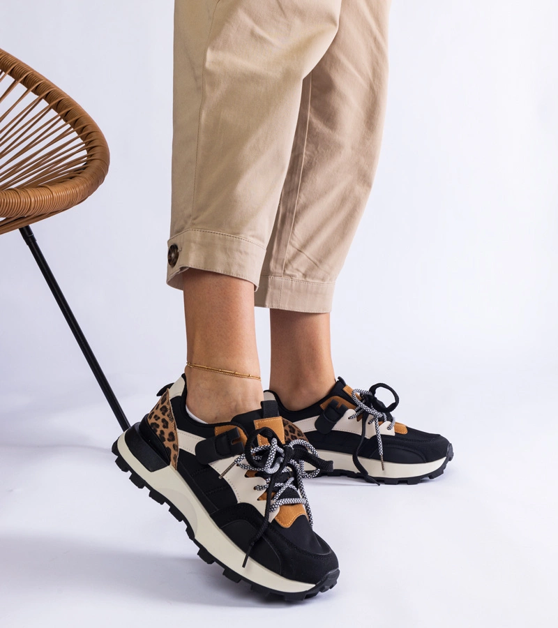Czarne sneakersy zdobione motywem zwierzęcym Soria