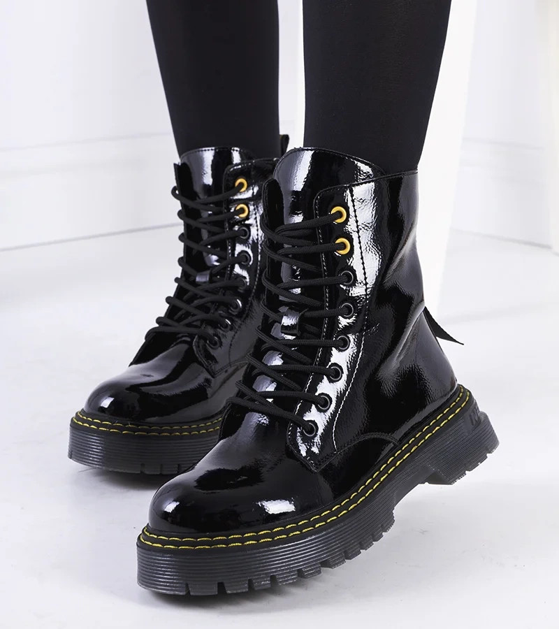 Czarne lakierowane glany Ferreira