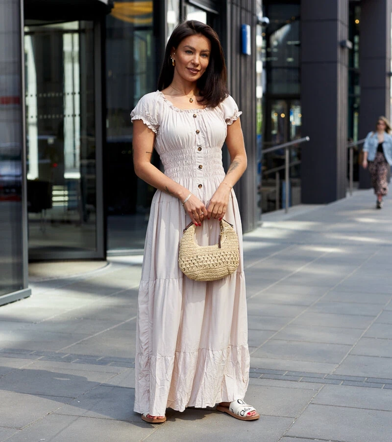 Beżowa sukienka z marszczeniem Betsi