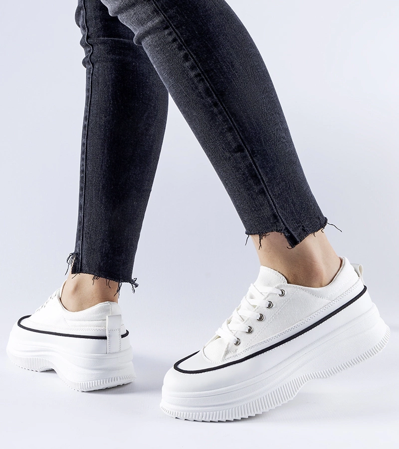 Białe trampki na platformie Plesio