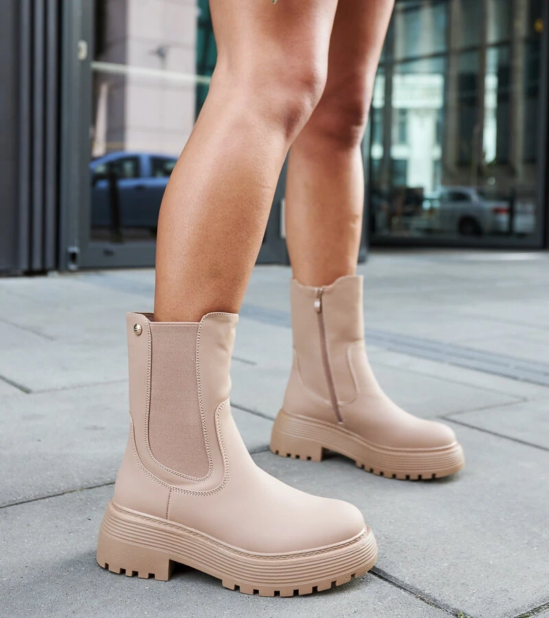 Beżowe ocieplane botki na platformie Rinaldo