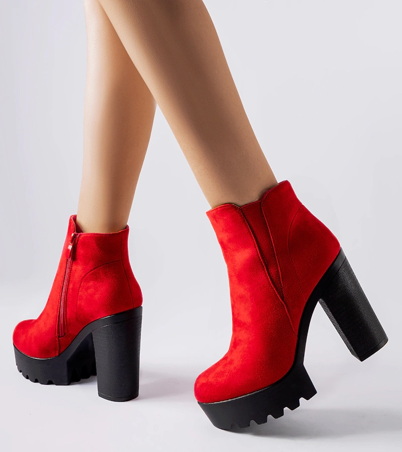 Czerwone botki na słupku eko-zamsz Indiprete