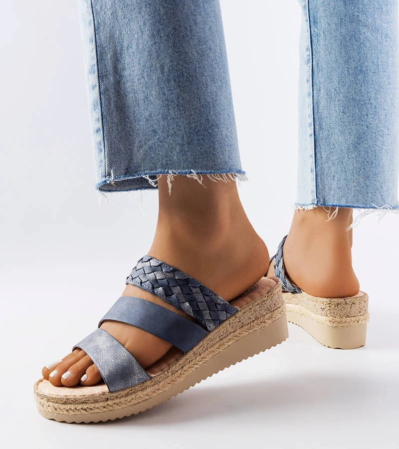 Niebieskie klapki na koturnie Boston