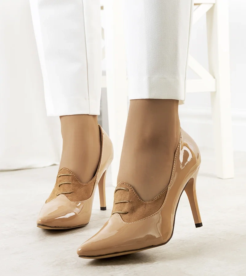 Beżowe czółenka na szpilce Locaya