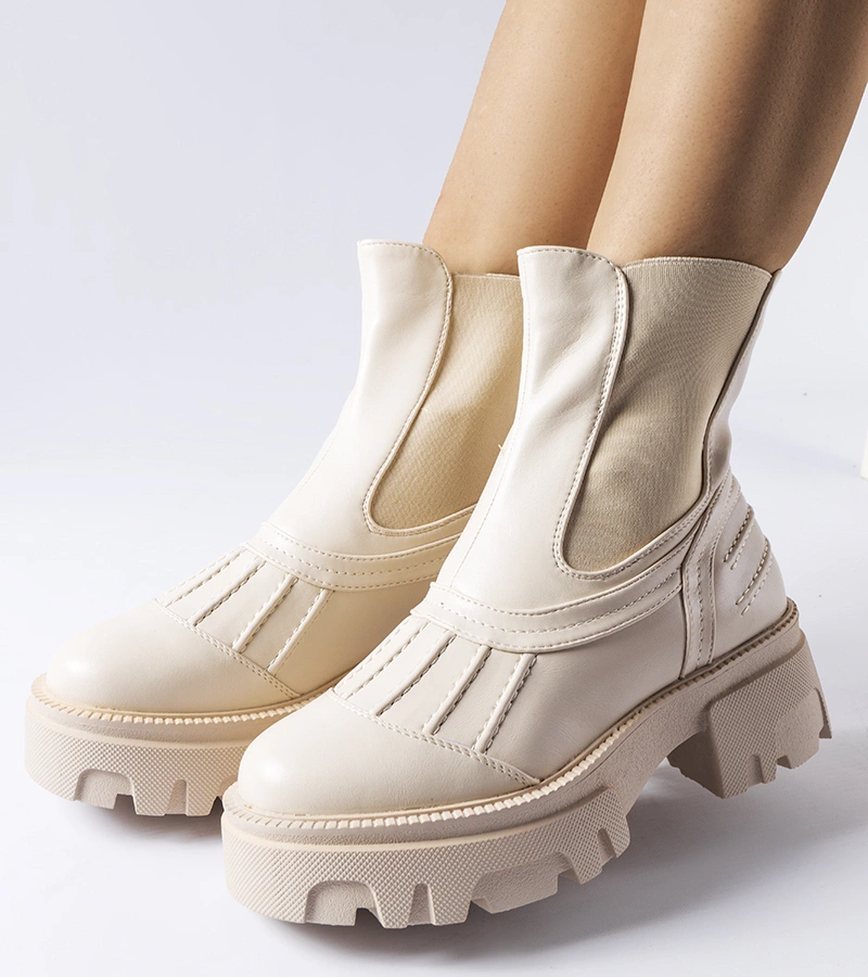 Beżowe masywne ocieplane workery Carruba