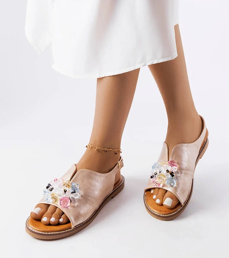 Złote sandały zdobione kryształkami Viinceza