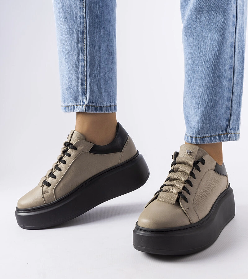 Ciemnobeżowe skórzane sneakersy Karino