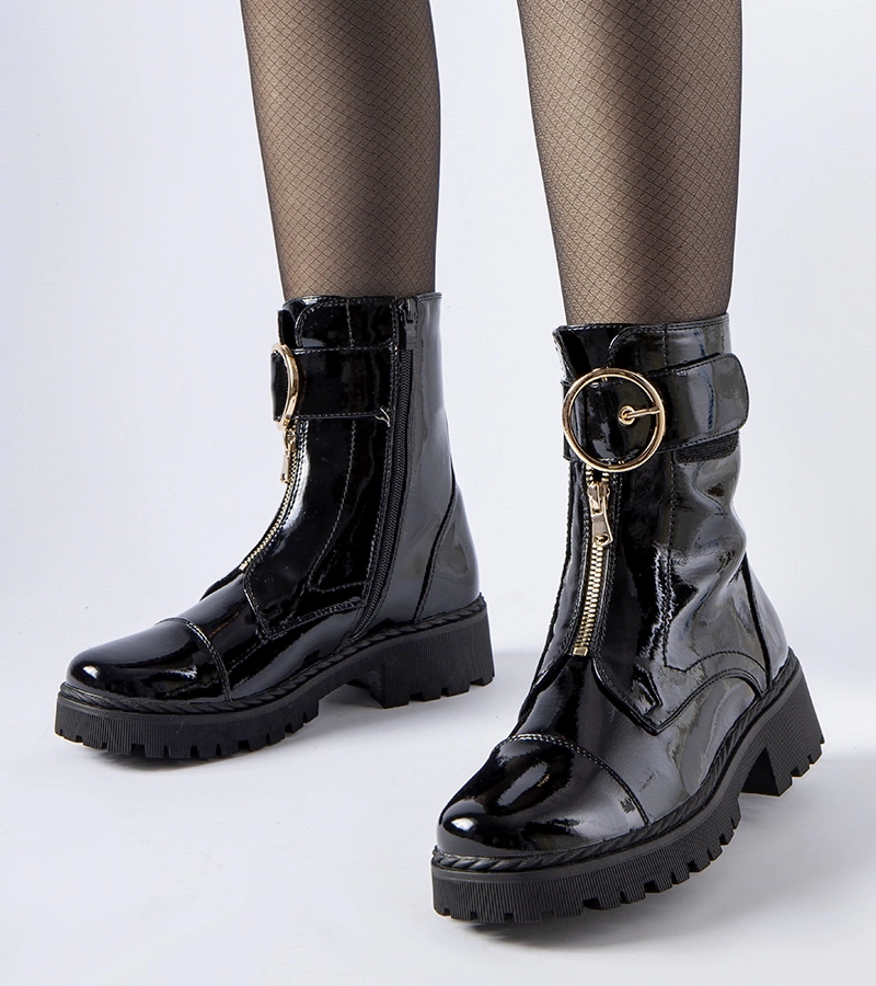 Czarne lakierowane ocieplane trapery Classe