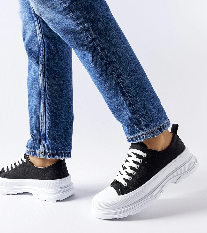 Czarne trampki na sportowej podeszwie Bettole