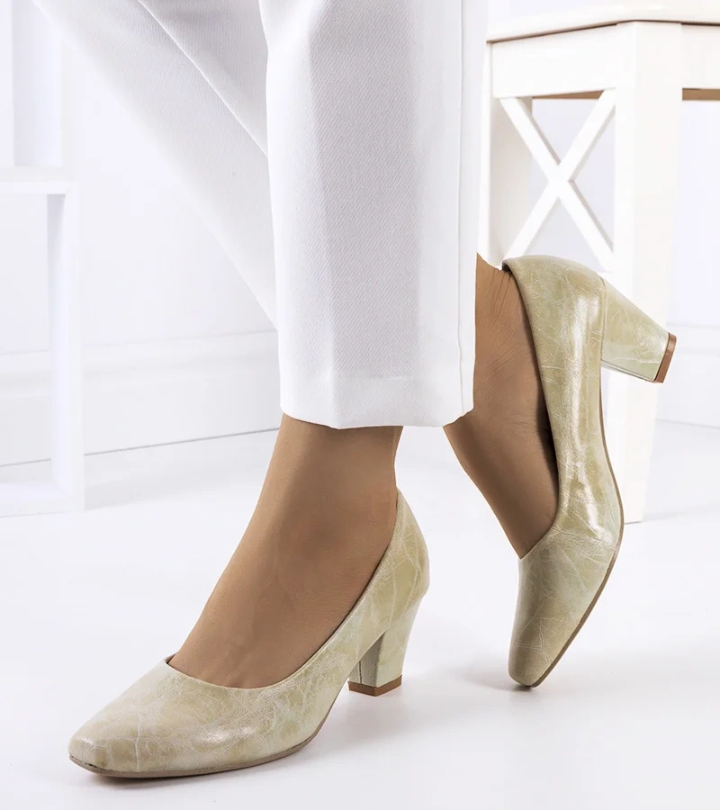 Beżowe klasyczne czółenka Bond