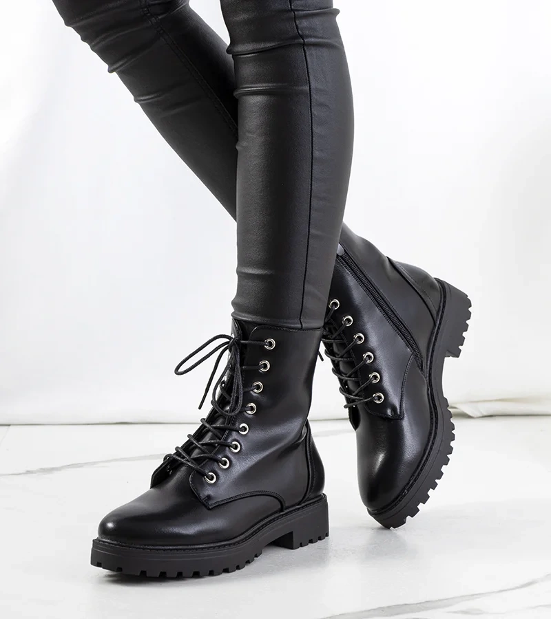 Czarne botki Naporia