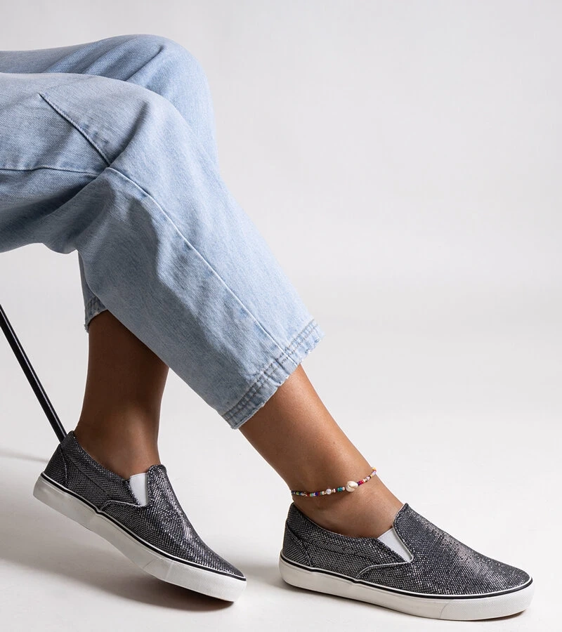 Czarne błyszczące tenisówki Lublubah