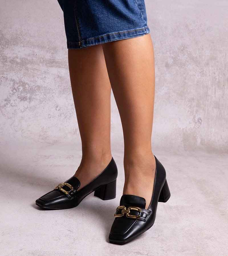 Czarne czółenka z kwadratowym noskiem Alhena