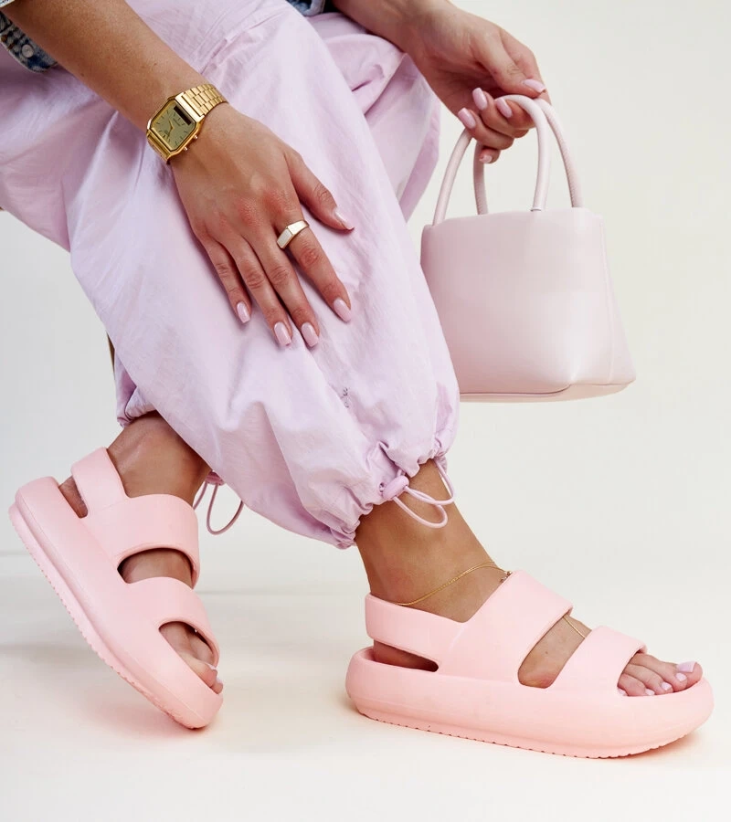 Różowe sandały Attiana